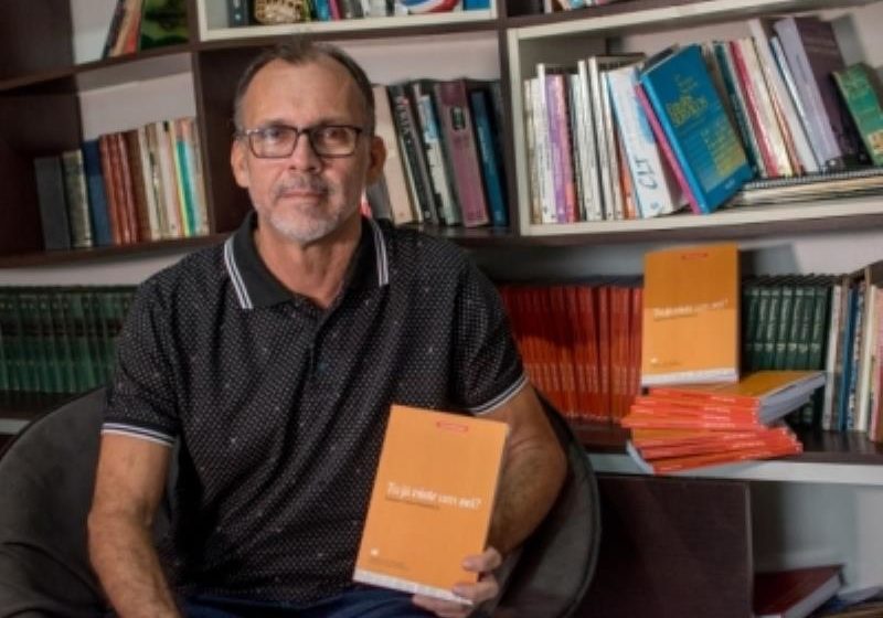  Antônio Carlos Pimentel Jr. lança novo livro sobre jornalismo e escrita