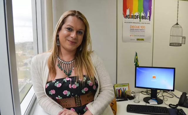  Jornalista paraense Symmy Larrat será titular da Secretaria dos Direitos LGBTQIA+