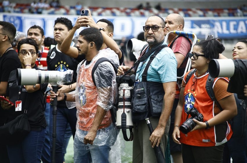  Na imprensa de Belém, ninguém é tapioca e debaixo de muita chuva, teve cobertura do Re x Pa
