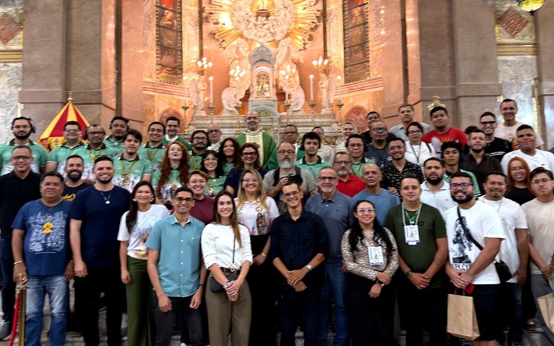  Missa dos comunicadores abençoa cobertura do Círio 2026, repórter publica foto de pé necrosado no Instagram, administradora de grupo de WhatsApp ‘lima’ coleguinha acusada de ser bolsonarista