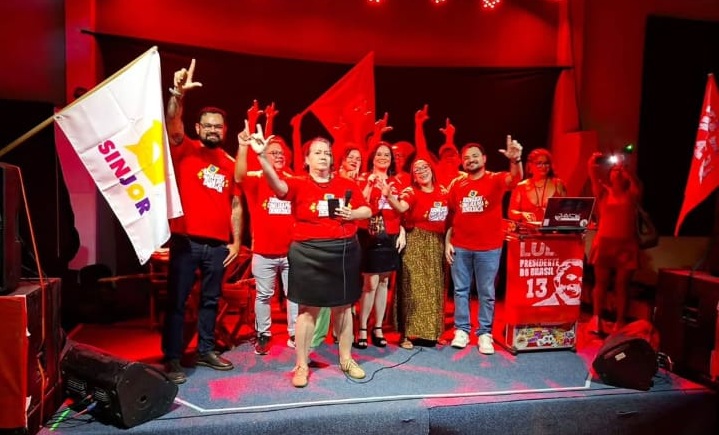  Chapa única Vem ser Sinjor é lançada, jornalistas comemoram a vitória de Lula à presidência do Brasil e Tutu está em busca de um novo shape